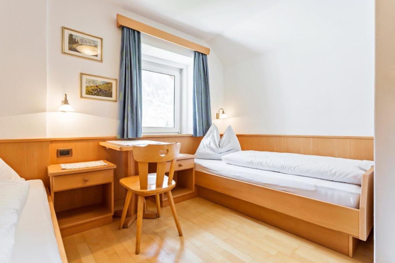 Villa Alpina Apartments Santa Cristina Val Gardena Eksteriør bilde