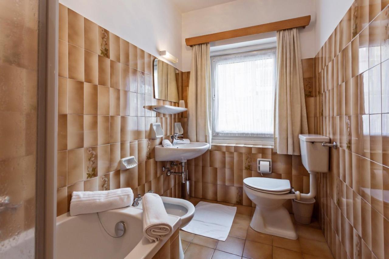 Villa Alpina Apartments Santa Cristina Val Gardena Eksteriør bilde