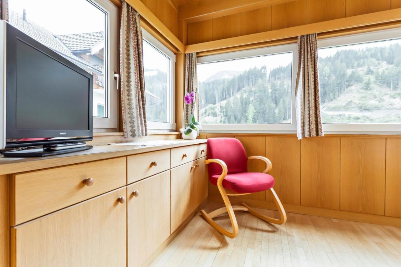 Villa Alpina Apartments Santa Cristina Val Gardena Eksteriør bilde