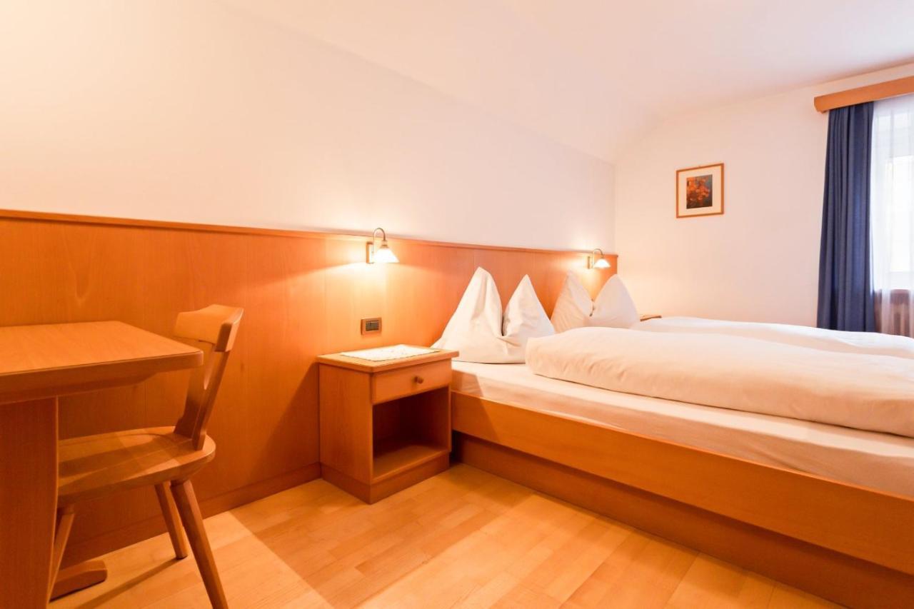 Villa Alpina Apartments Santa Cristina Val Gardena Eksteriør bilde